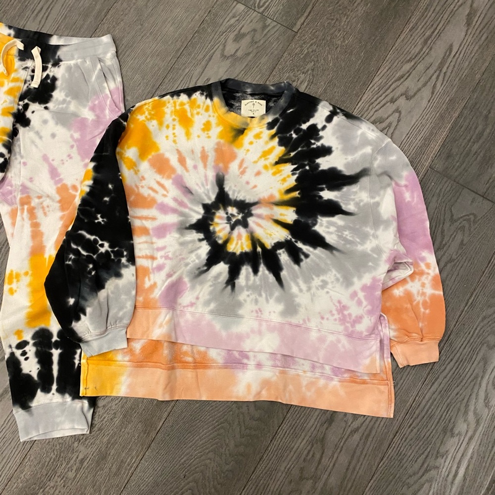 The Dye Sweatshirt